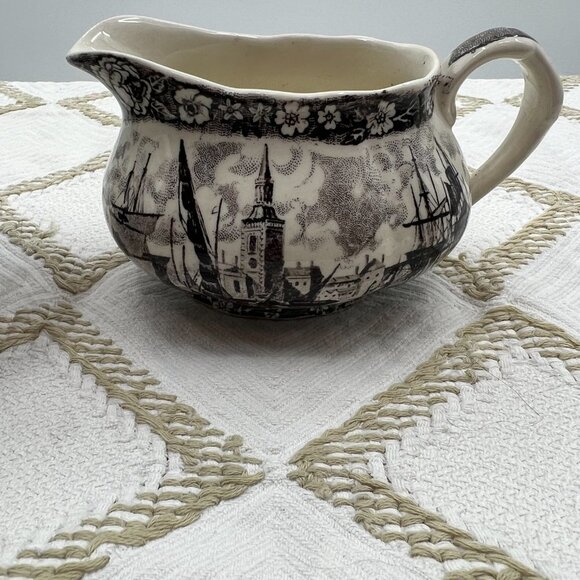 Thames River Scenes by Palissy Pottery Sugar bowl and creamer. Made in England - Picture 5 of 15